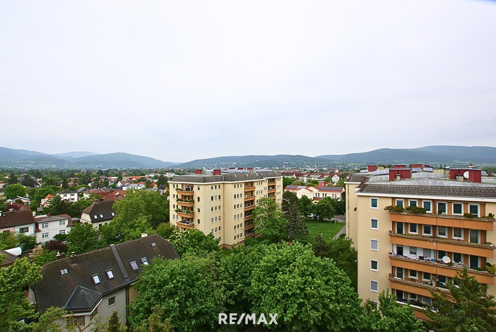 Wohnen über den Dächern von Baden! Moderne Wohnung in ruhiger Lage!