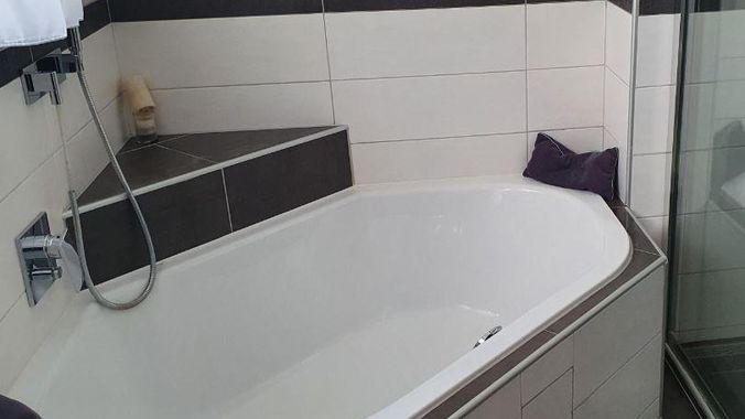 11 Eckbadewanne Tulln