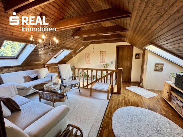 Entzückendes Einfamilienhaus mit großem Garten und Swimming Pool - Einziehen und Wohlfühlen