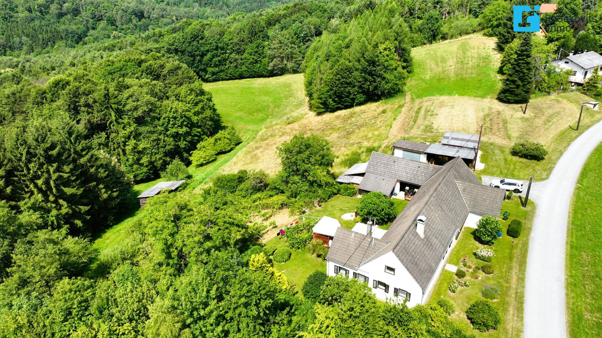 Naturparadies im Südburgenland: Charmantes Landhaus mit Fernblick, Weingarten & 2 ha Grund in absoluter Ruhelage