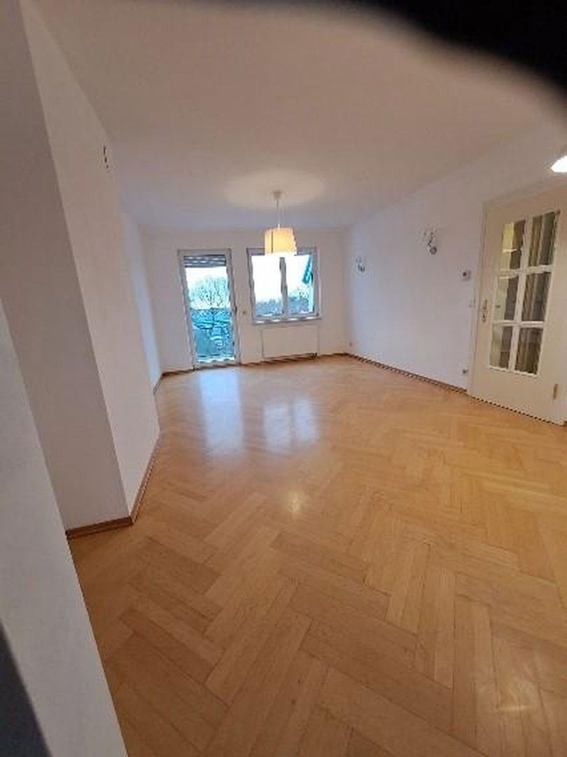 4-Zimmerwohnung mit Loggia in Ruhelage