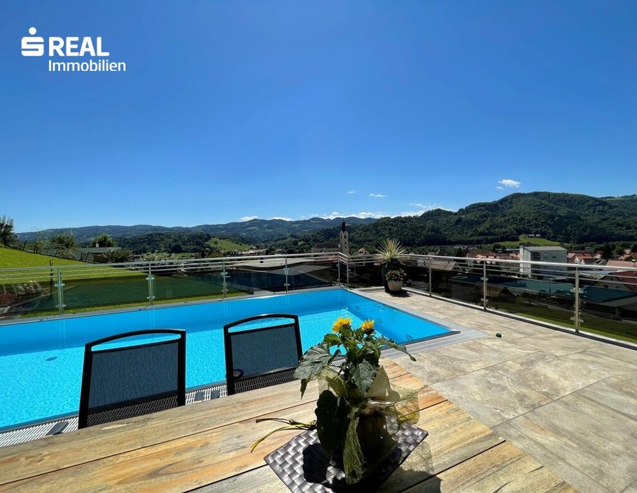 Gemütliches und neuwertiges Anwesen mit Infinity-Pool in herrlicher Aussichtslage in der Südsteiermark