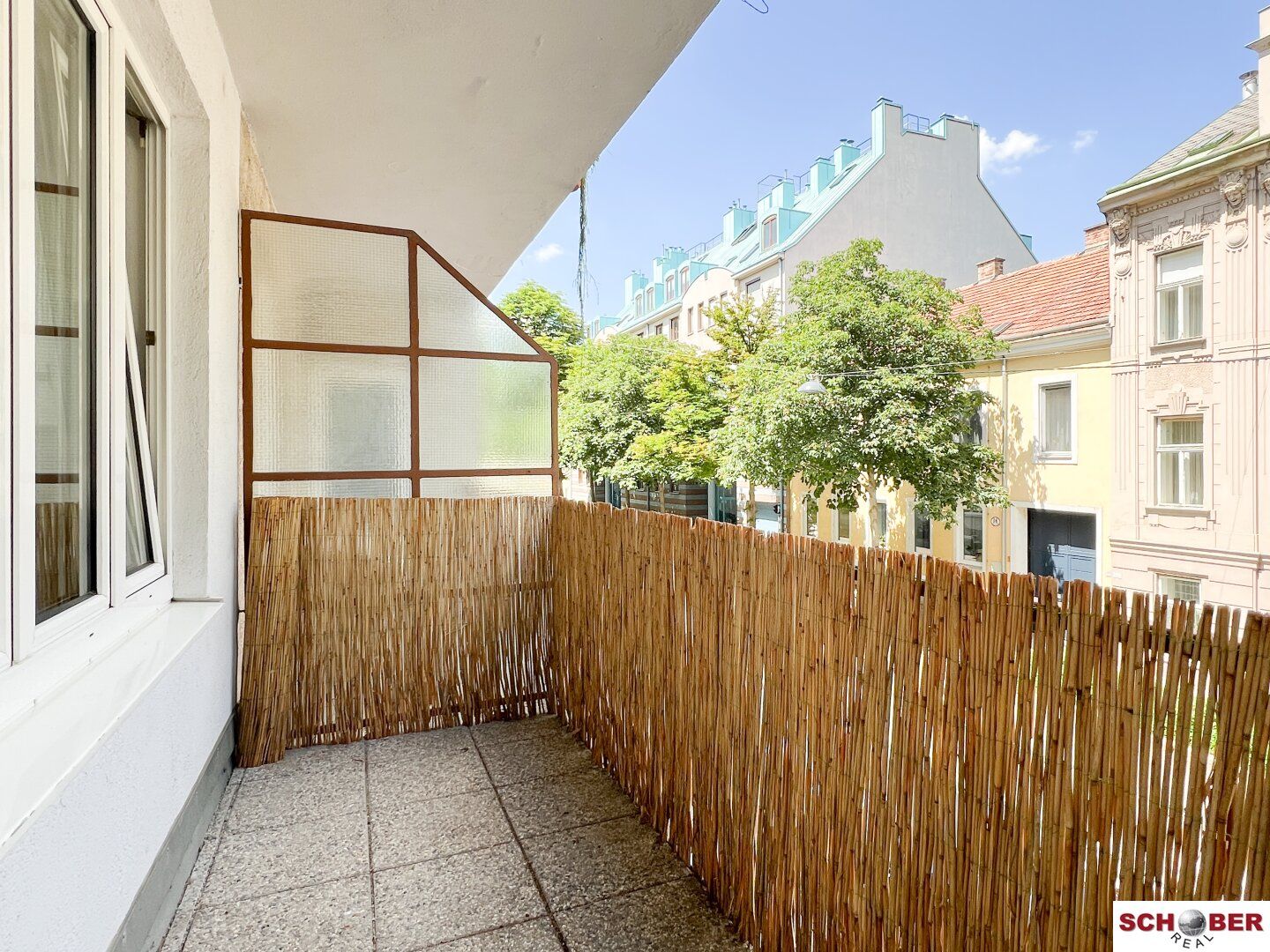 *Gefragte Lage* helle 2-Zimmer mit Loggia und Gartenbenutzung