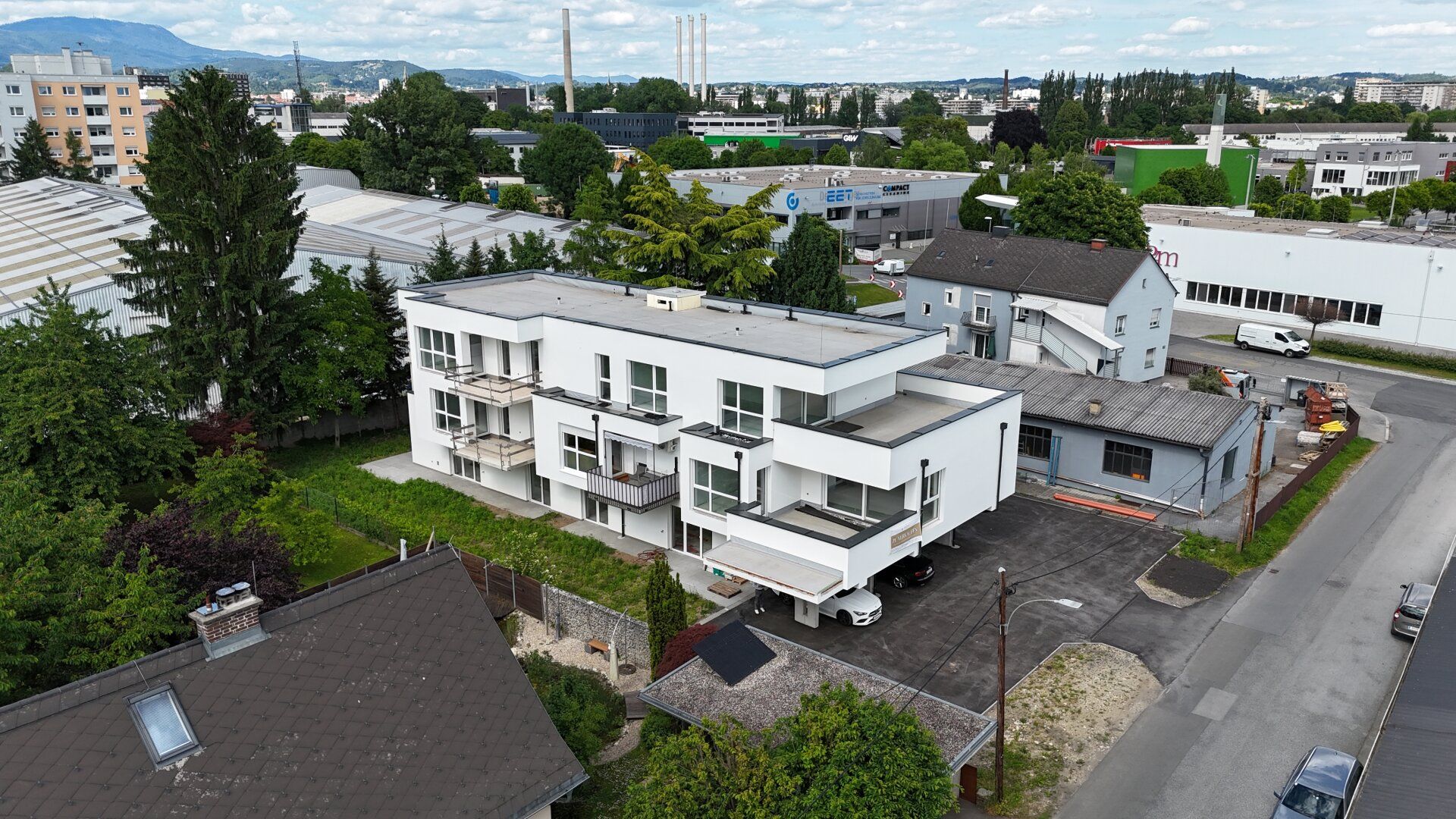 Sonnige Penthouse Wohnung mit großer Terrasse u. Parkplatz. (Schlüsselfertig)