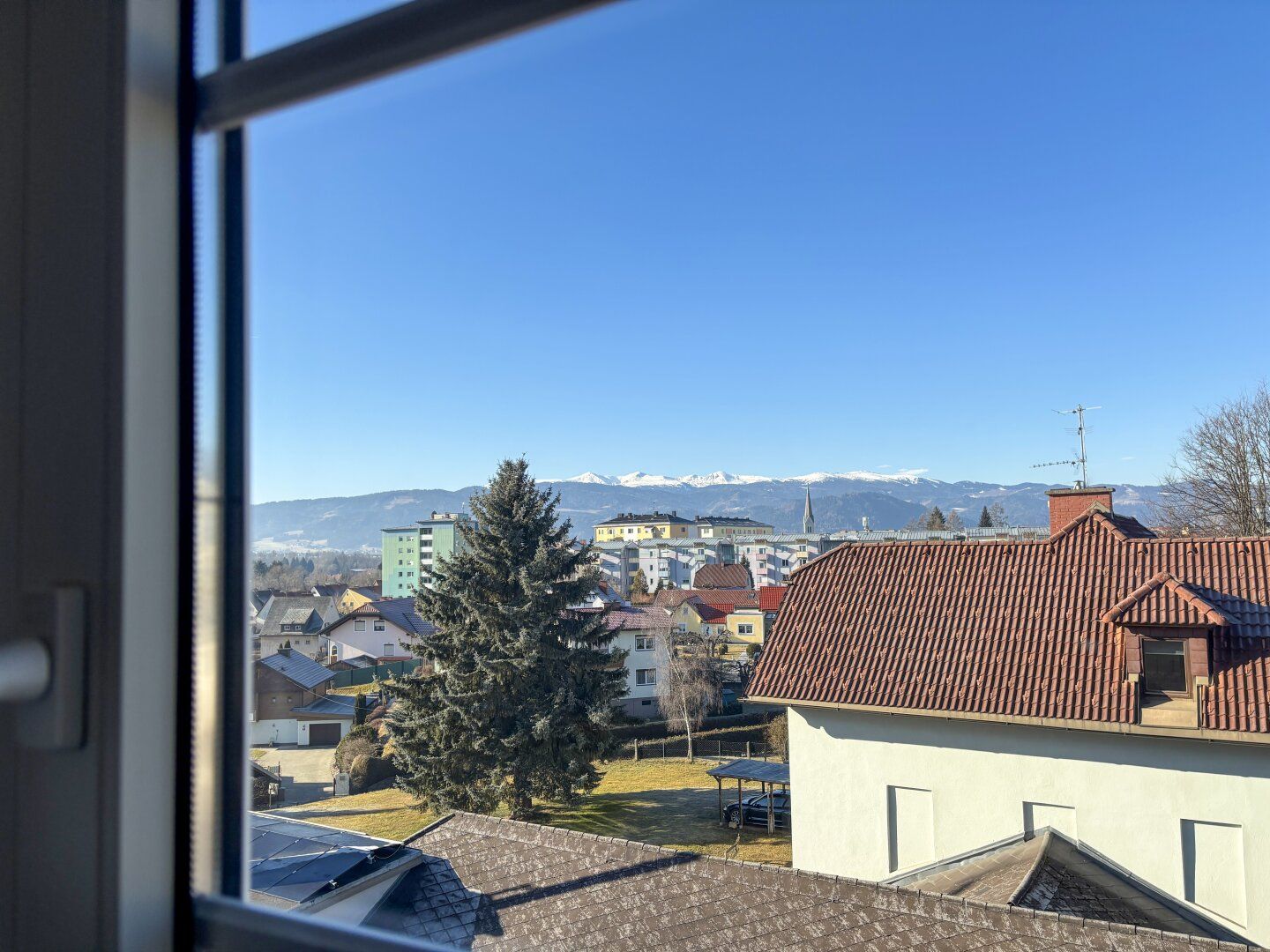 SANIERT: Dachgeschoßwohnung mit Ausblick - View 2