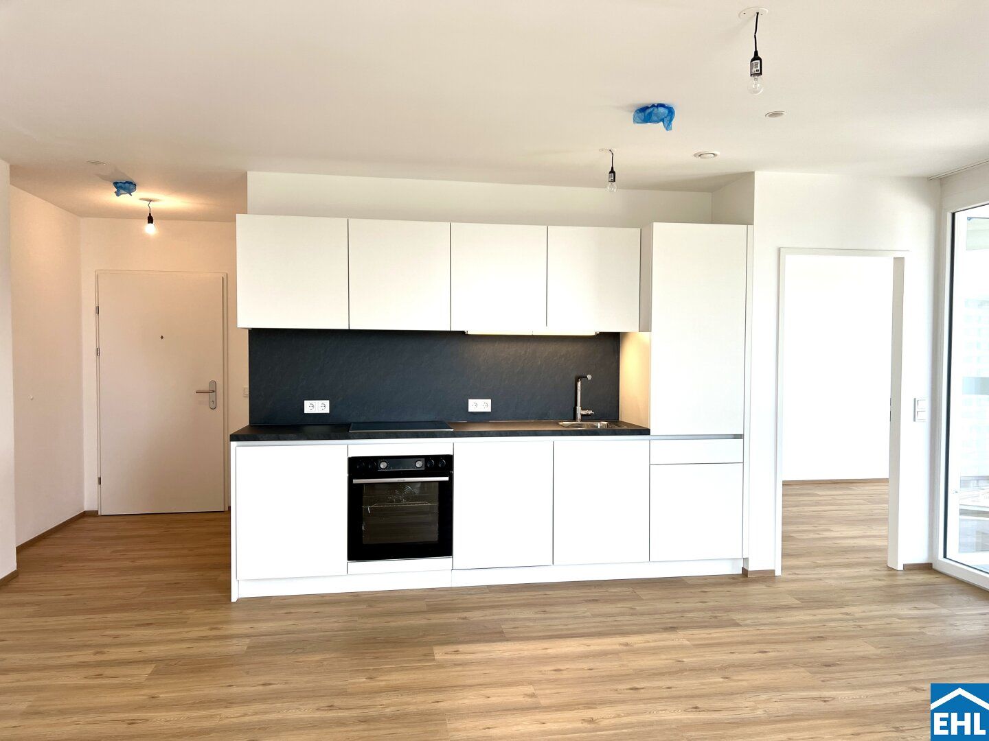 Moderne 2-Zimmer-Wohnung im 10.OG mit Einbauküche und Co-Working-Raum- Perfekt für junge Paare!