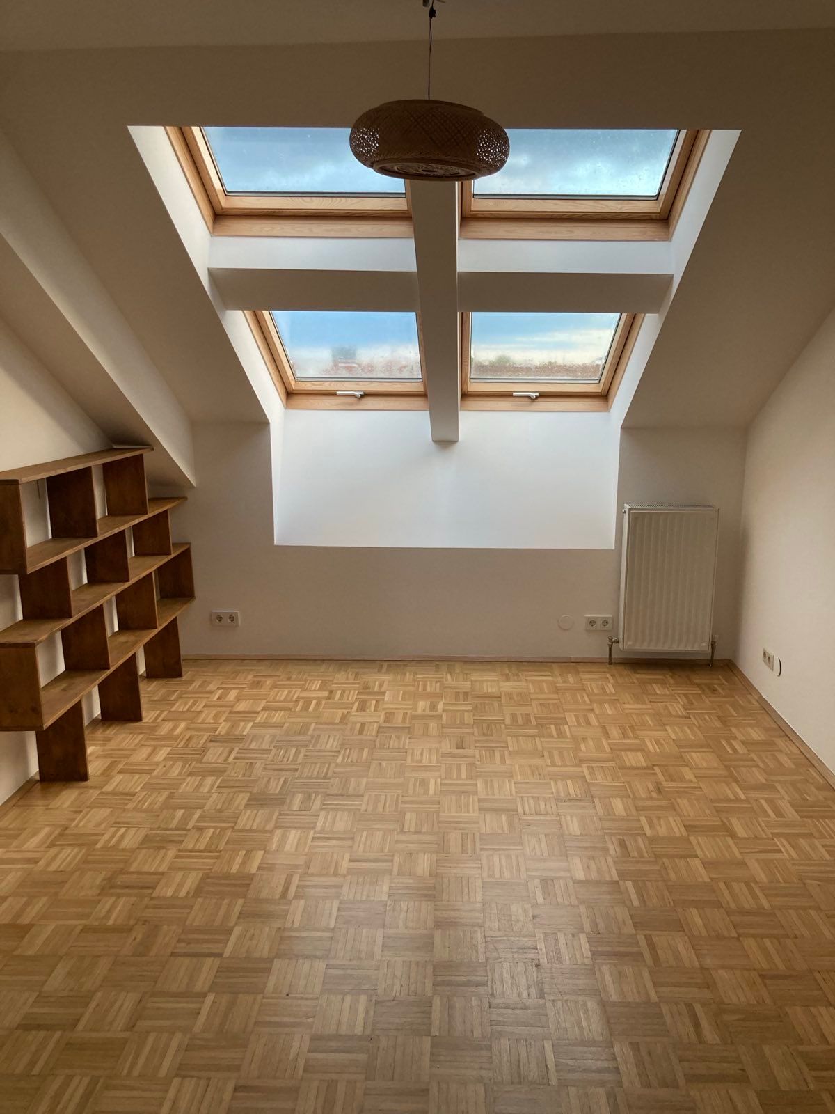 Schöne Dachgeschosswohnung in Top Lage