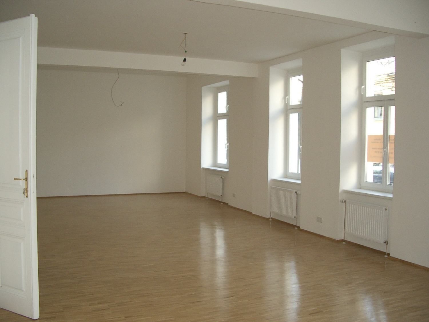 Kapitalanlage mit laufenden Mieteinnahmen, Rendite 4,80 %, Büro mit 3 Räumen Unbefristet vermietet - Ansicht 3