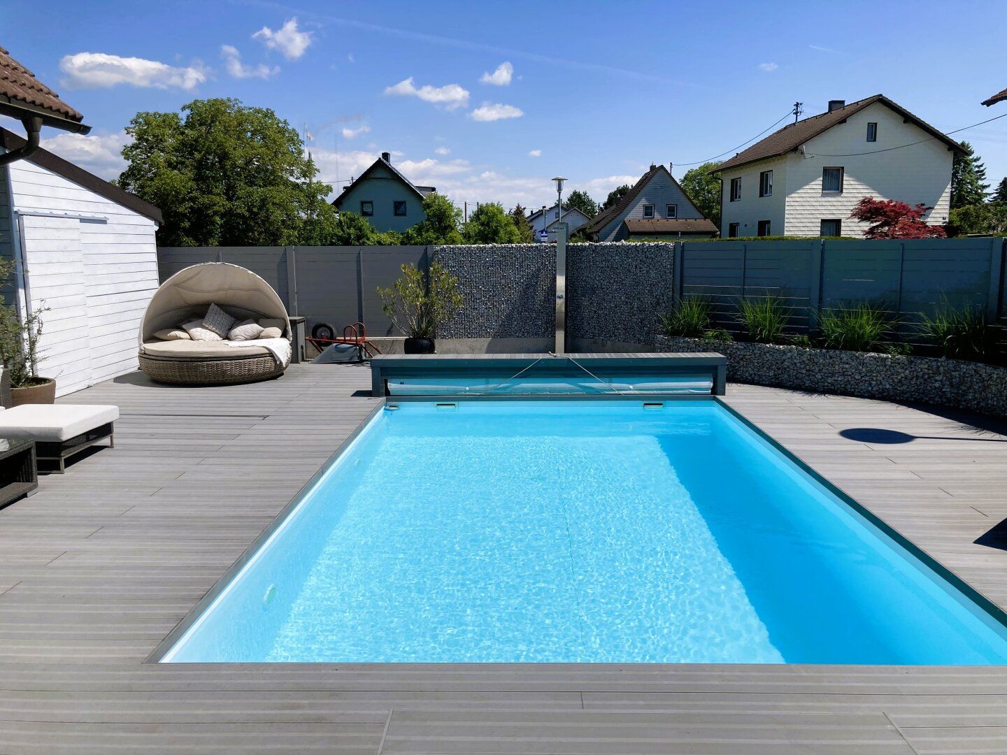 MODERNES TRAUMHAUS mit POOL & WELLNESSBEREICH / ZENTRUMSNAHE RUHIGE SIEDLUNGSLAGE / SACKGASSE