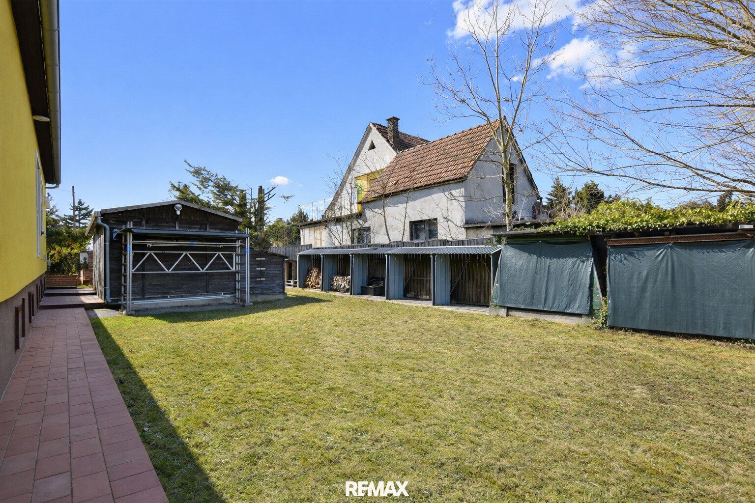 Licht, Luft und Freiheit: Bungalow mit großem 1.622 m² Garten und Pool - Ansicht 6