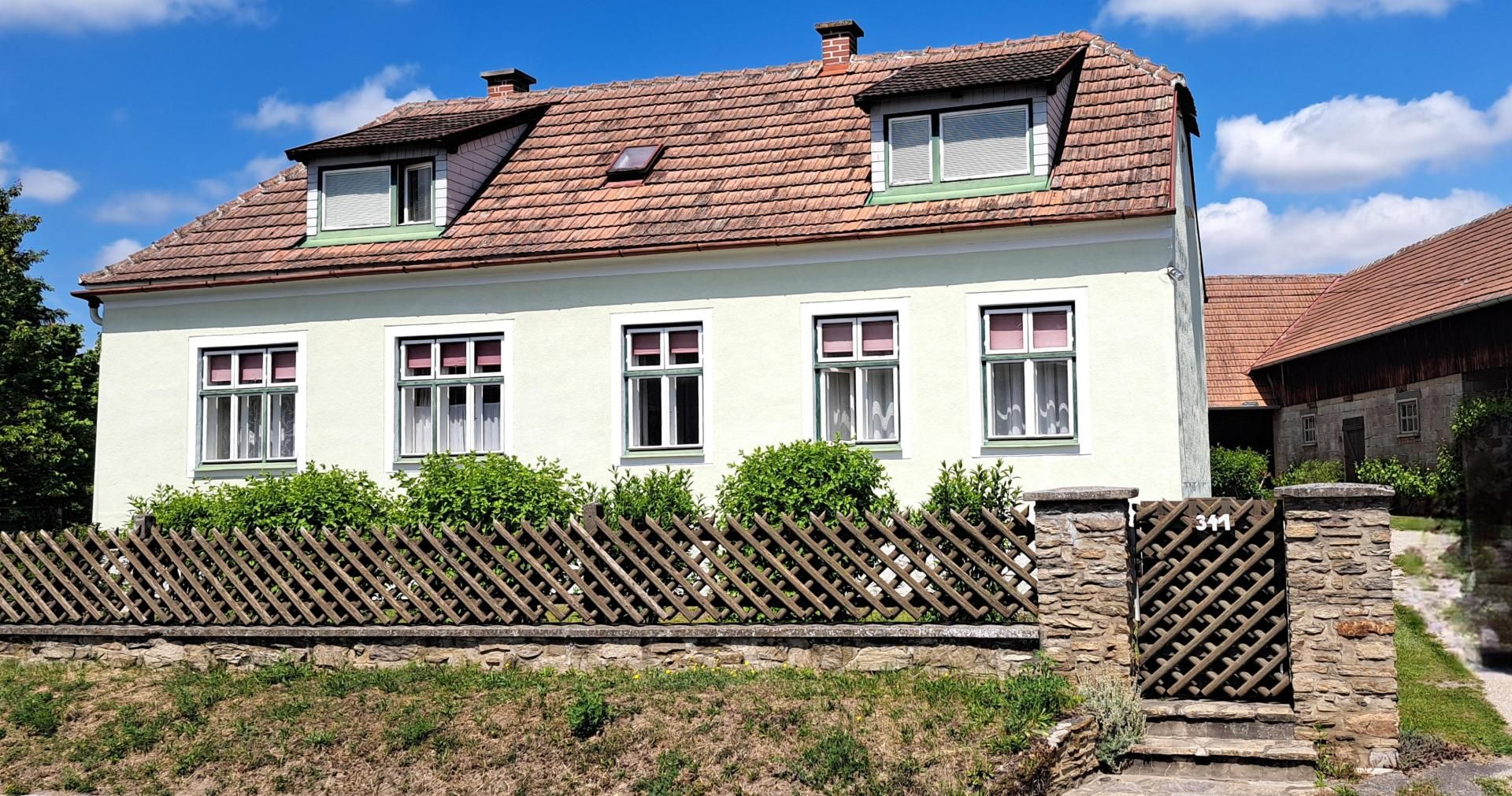 IDYLLISCHER EHEMALIGER BAUERNHOF