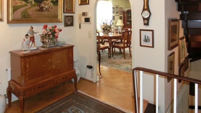 Vorzimmer - Wohn- u. Esszimmer