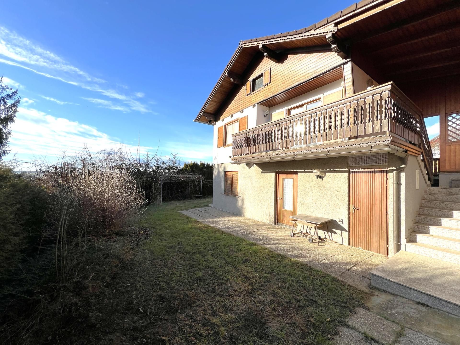 Kleines Wohnhaus auf kleinem Grundstück in wunderschöner Lage mit Fernblick