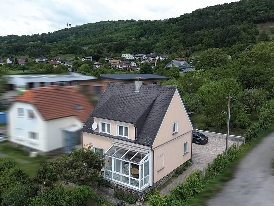 Charmantes Einfamilienhaus mit Blick auf Donau und riesigem Garten in Marbach!
