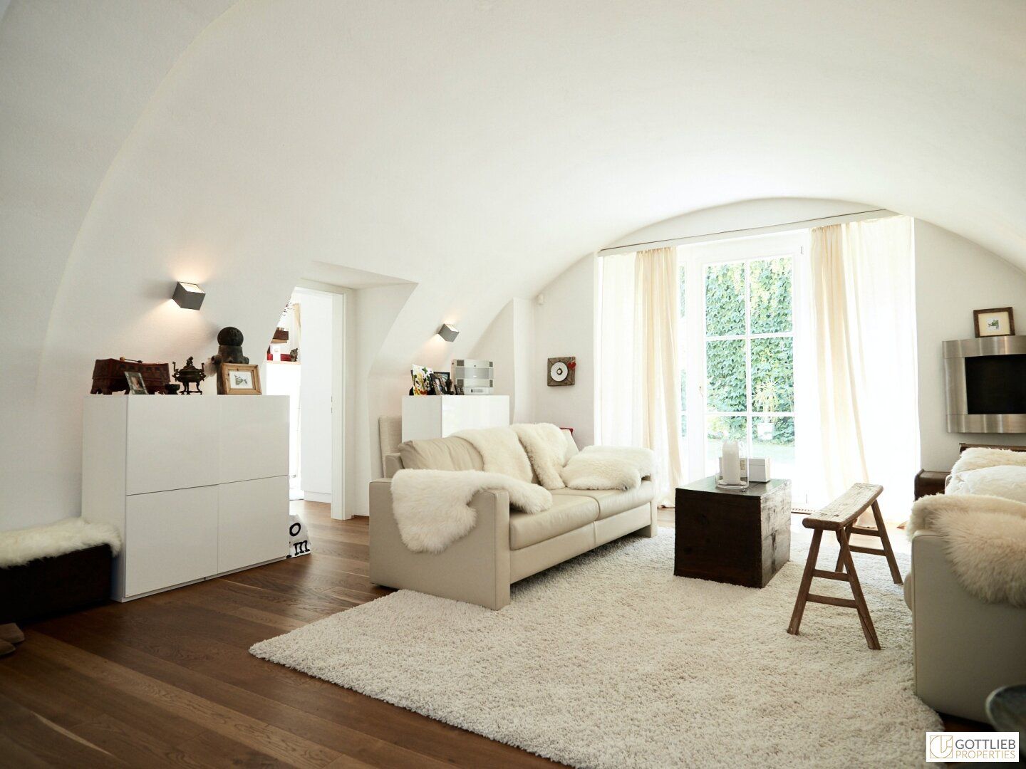Bestlage Grinzing! Außergewöhnliche 3-Zimmer-Wohnung mit südseitigem Eigengarten in historischem Winzerhaus aus dem 16. Jahrhundert