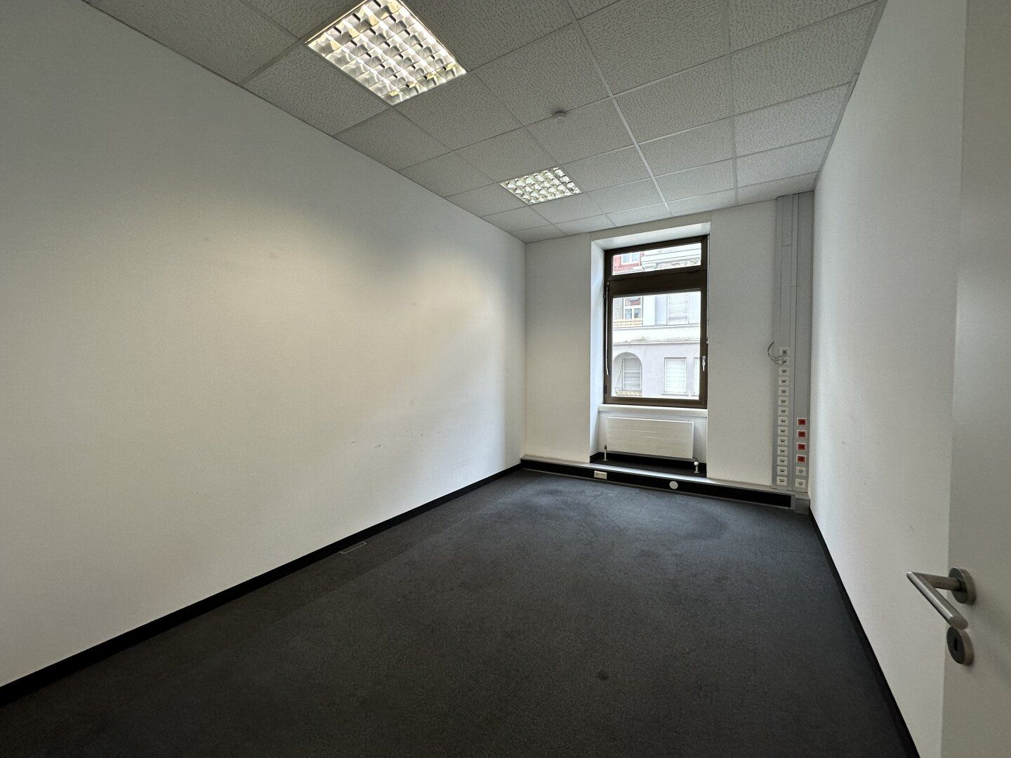 +++ Geräumiges Büro mit vielen Einheiten in zentraler Lage +++ - Ansicht 5