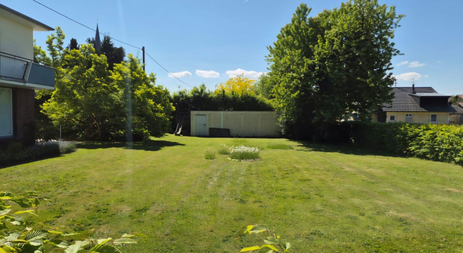 Wohnhaus 190m2, 1000 m2 Garten