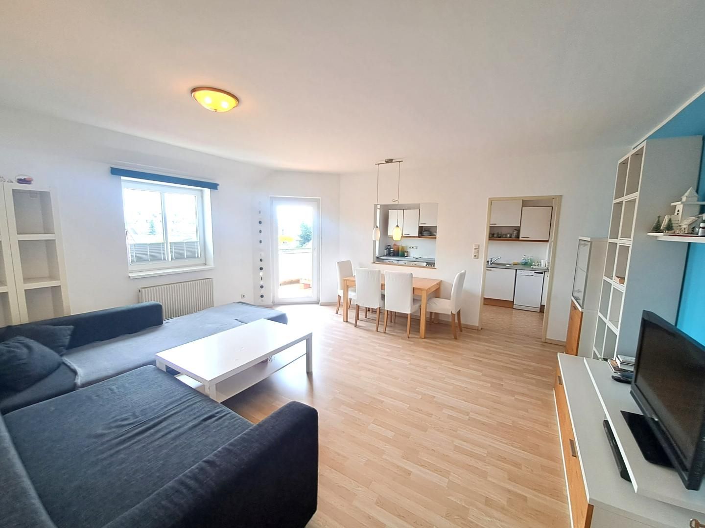 Helle Eigentumswohnung mit Balkon u. Tiefgaragenstellplatz