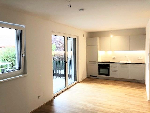 Ruhige und verkehrsgünstige Single- oder Paarwohnung, mit Balkon ins Grüne, privat zu vermieten