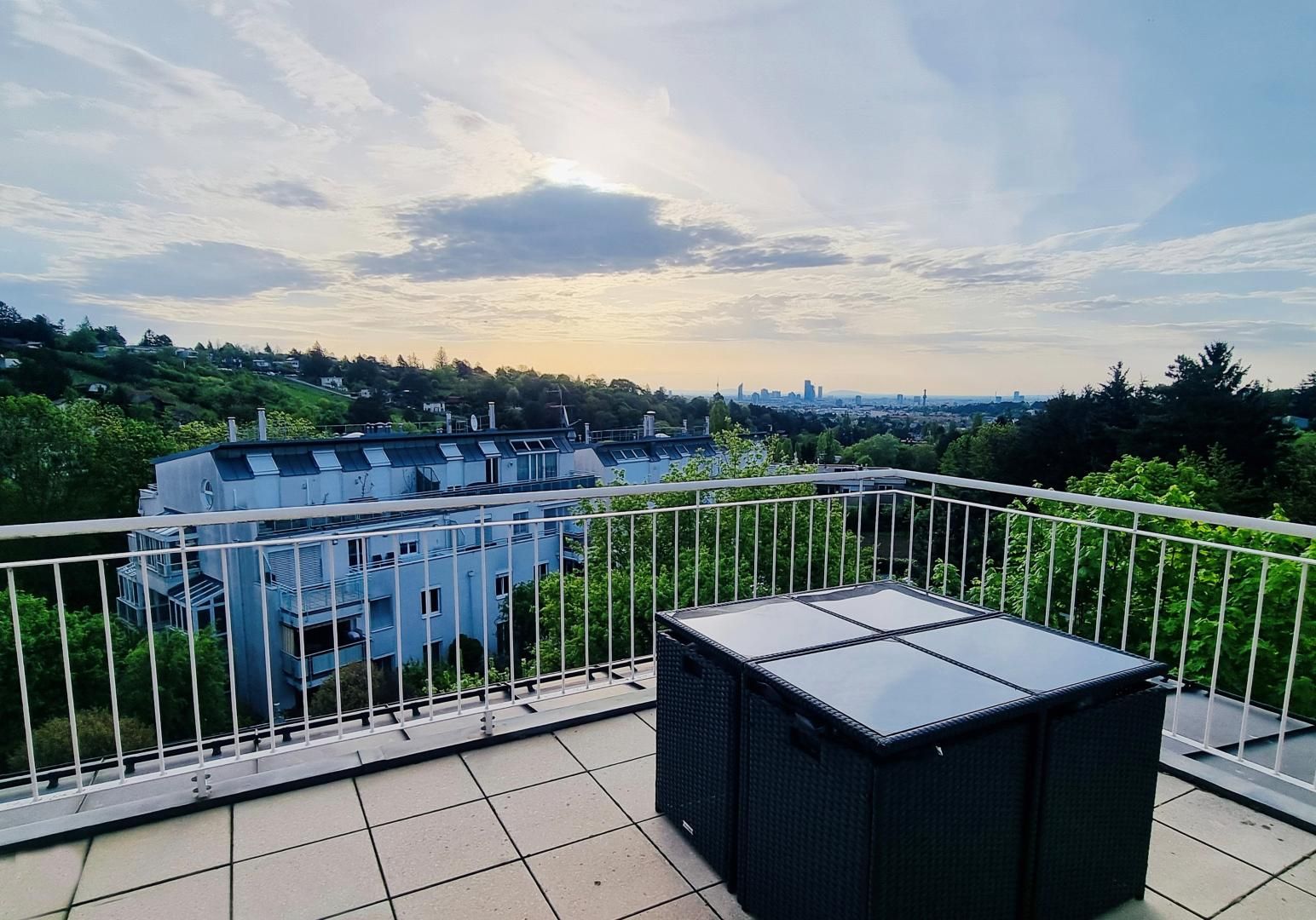 Penthouse mit Weitblick in exklusiver Grünruhelage - PRIVATE ZUFAHRTSSTRASSE