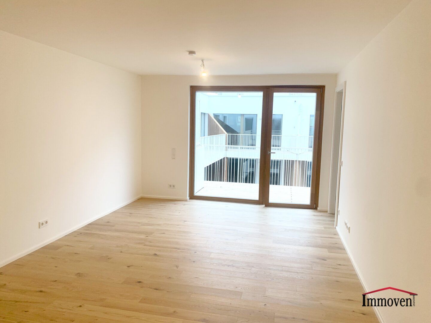 ERSTBEZUG: Hofseitige, moderne 2-Zimmerwohnung mit Balkon!