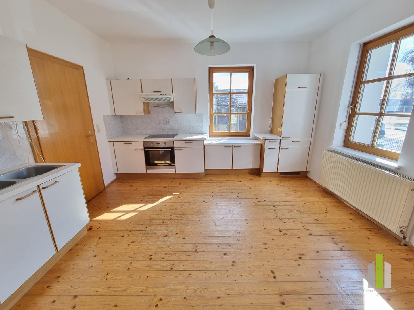 Helle 2-Zimmer-Terrassen-Wohnung mit allg. Garten!