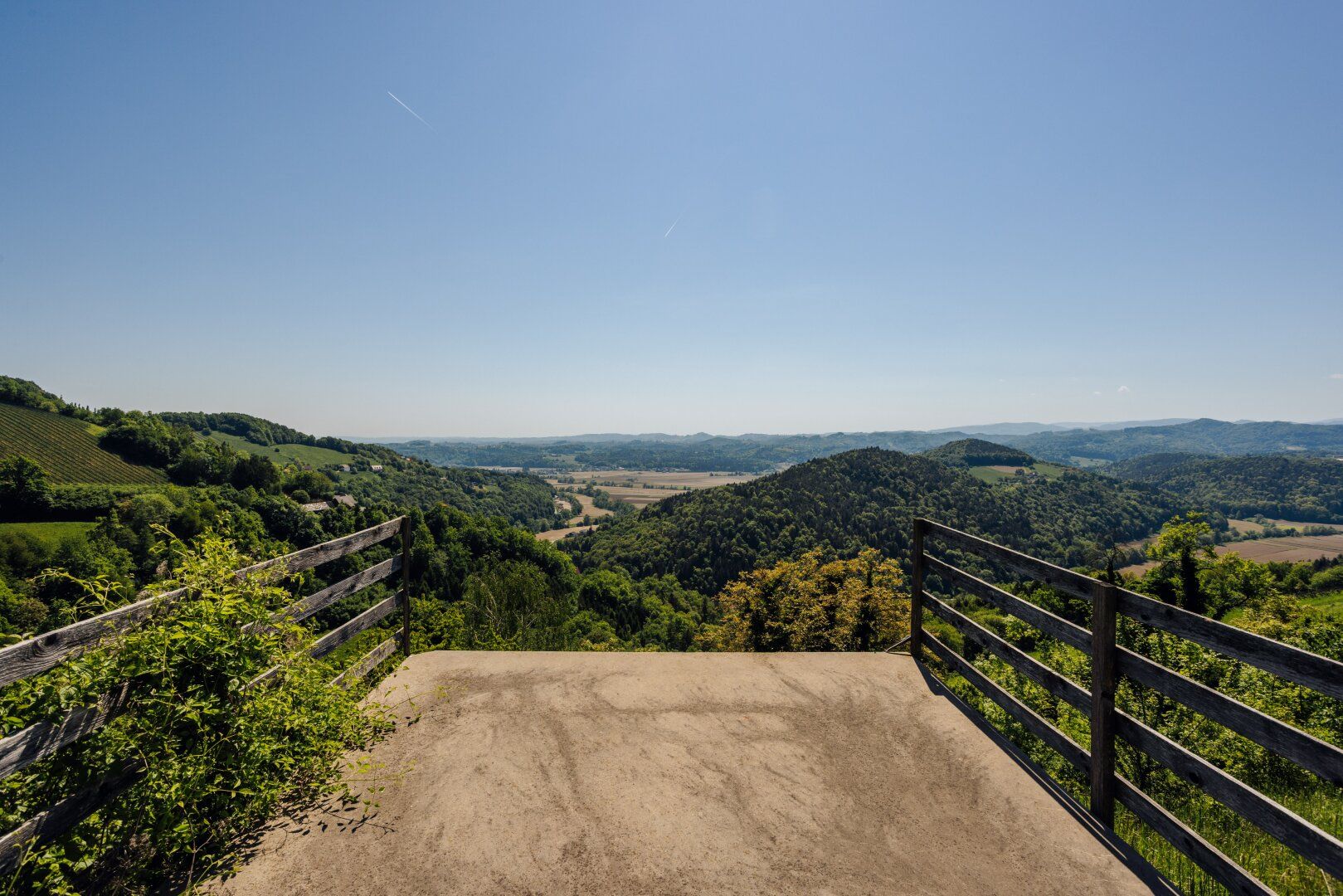 Baugrund mit atemberaubendem Ausblick über die Südsteirische Weinregion! - Mehr