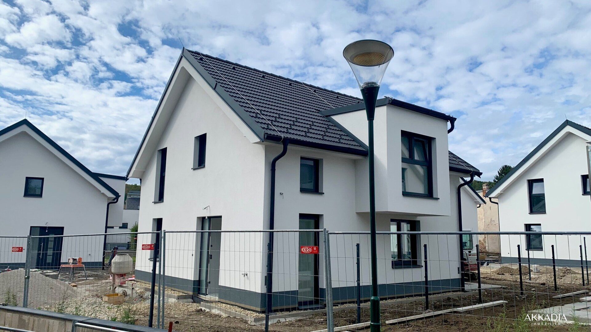 Einfamilienhaus mit 4 Zimmer I 2 Autoabstellplätze I Privates Waldstück zur Nutzung