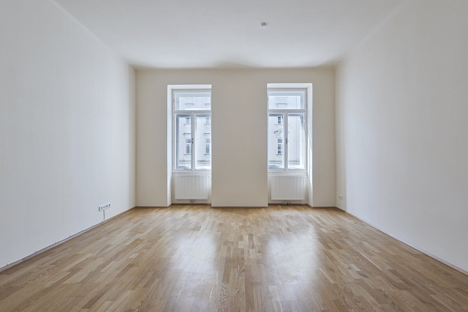Helle 2-Zimmer Altbauwohnung zwischen Rochusmarkt und Kardinal Nagl-Platz!