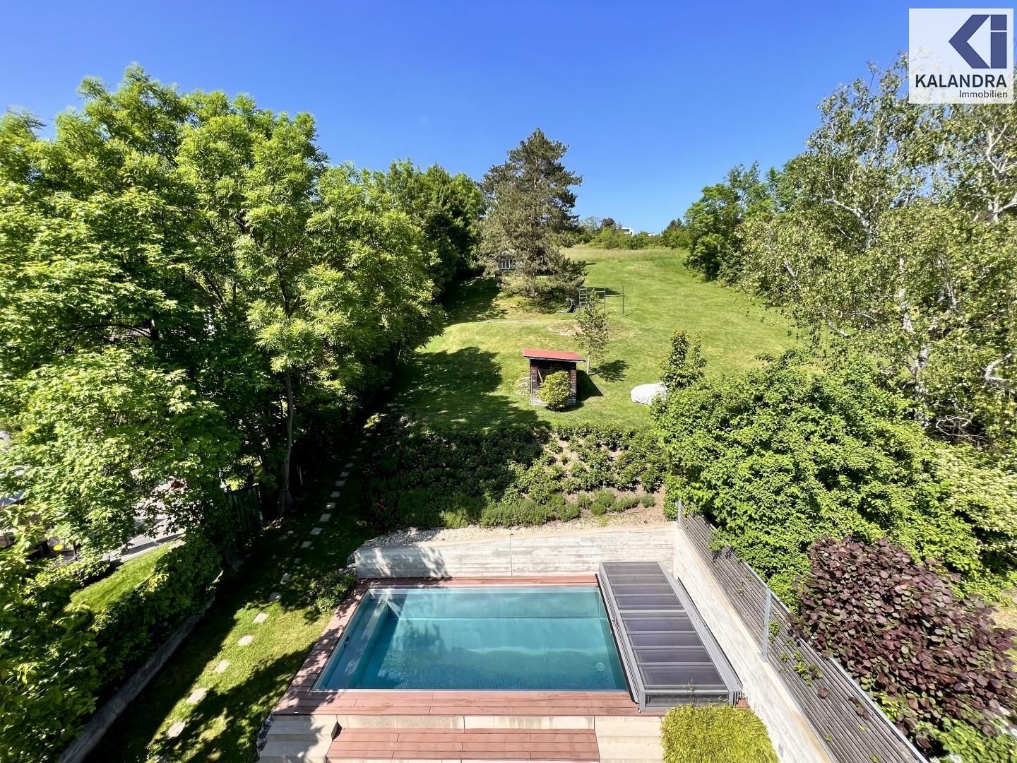 360° TOUR // ARCHITEKTEN-VILLA MIT POOL & GARTEN