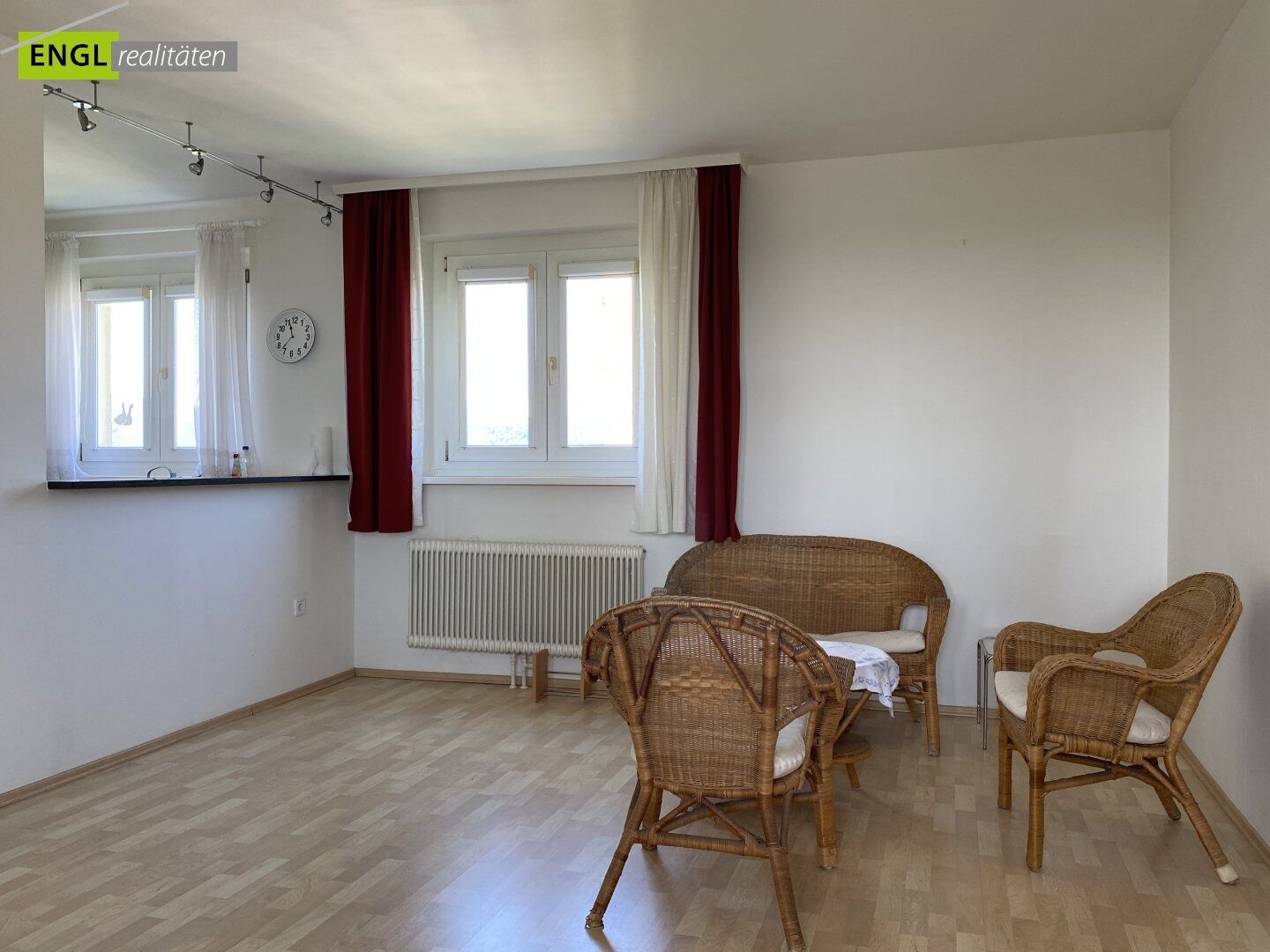 Top 2 Zimmerwohnung mit Loggia und KFZ-Abstellplatz in zentraler Lage, unmittelbar beim Leistungszentrum Südstadt