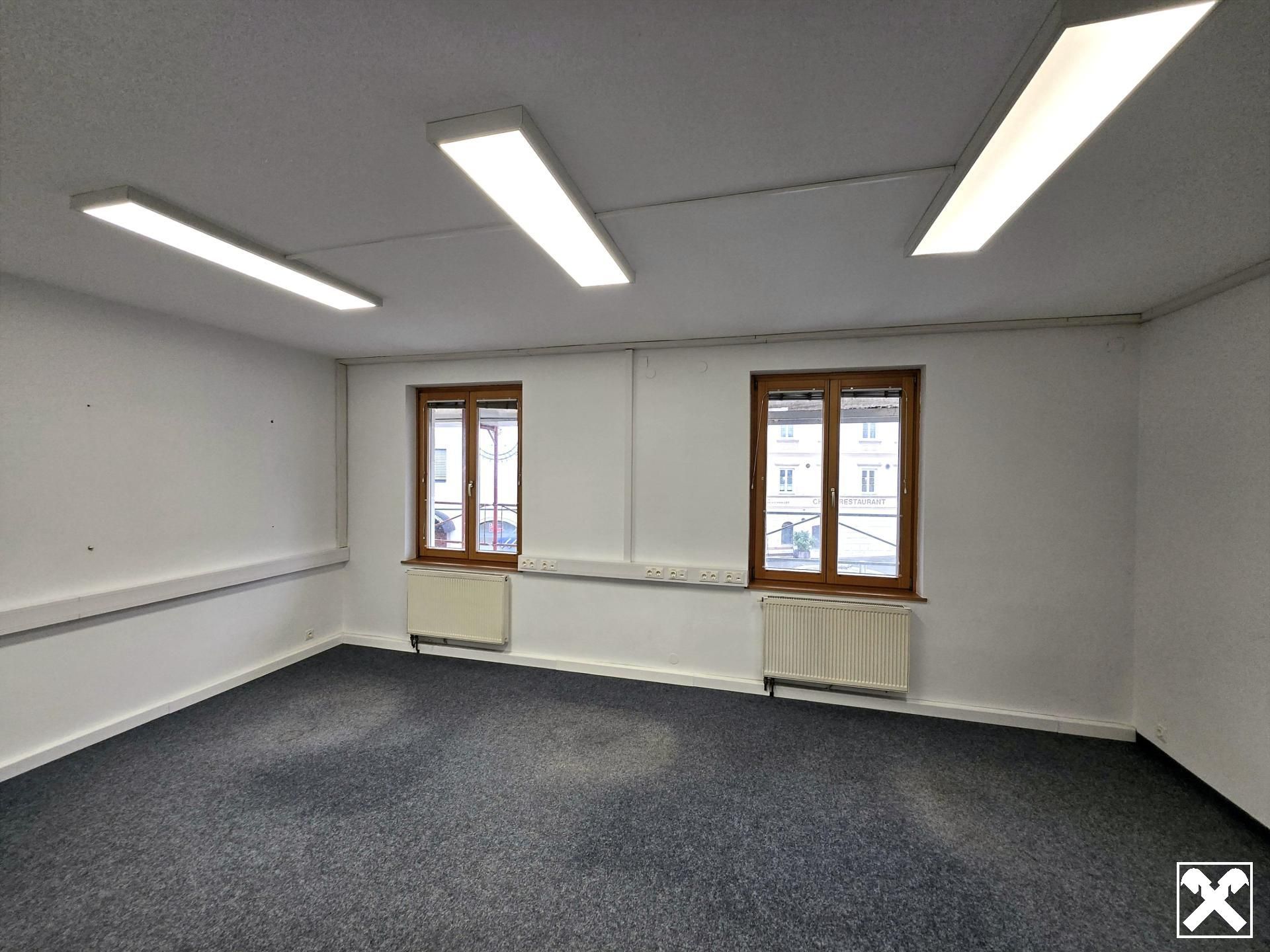 Helle Büroräume in Zentrumsnähe in Haag zu vermieten - Ansicht 2