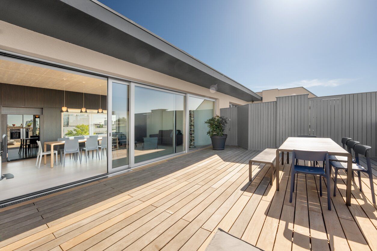 Erstbezug! 2,5-Zimmer Dachgeschosswohnung mit Terrasse, Nähe Parkanlage Theophil-Hansen-Gasse