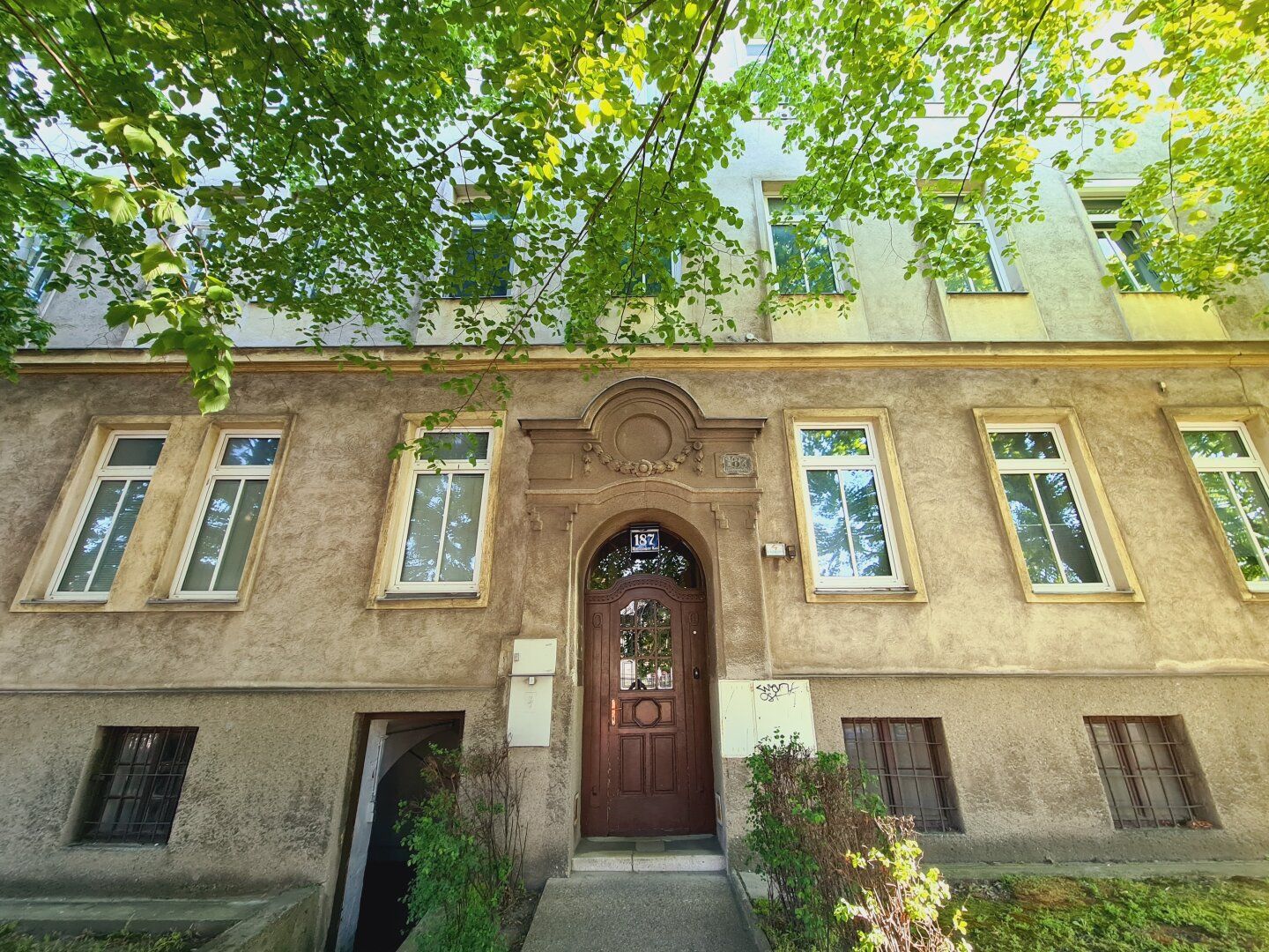 Praxis-Büro-Wohnung-Airbnb U4 Ober St. Veit