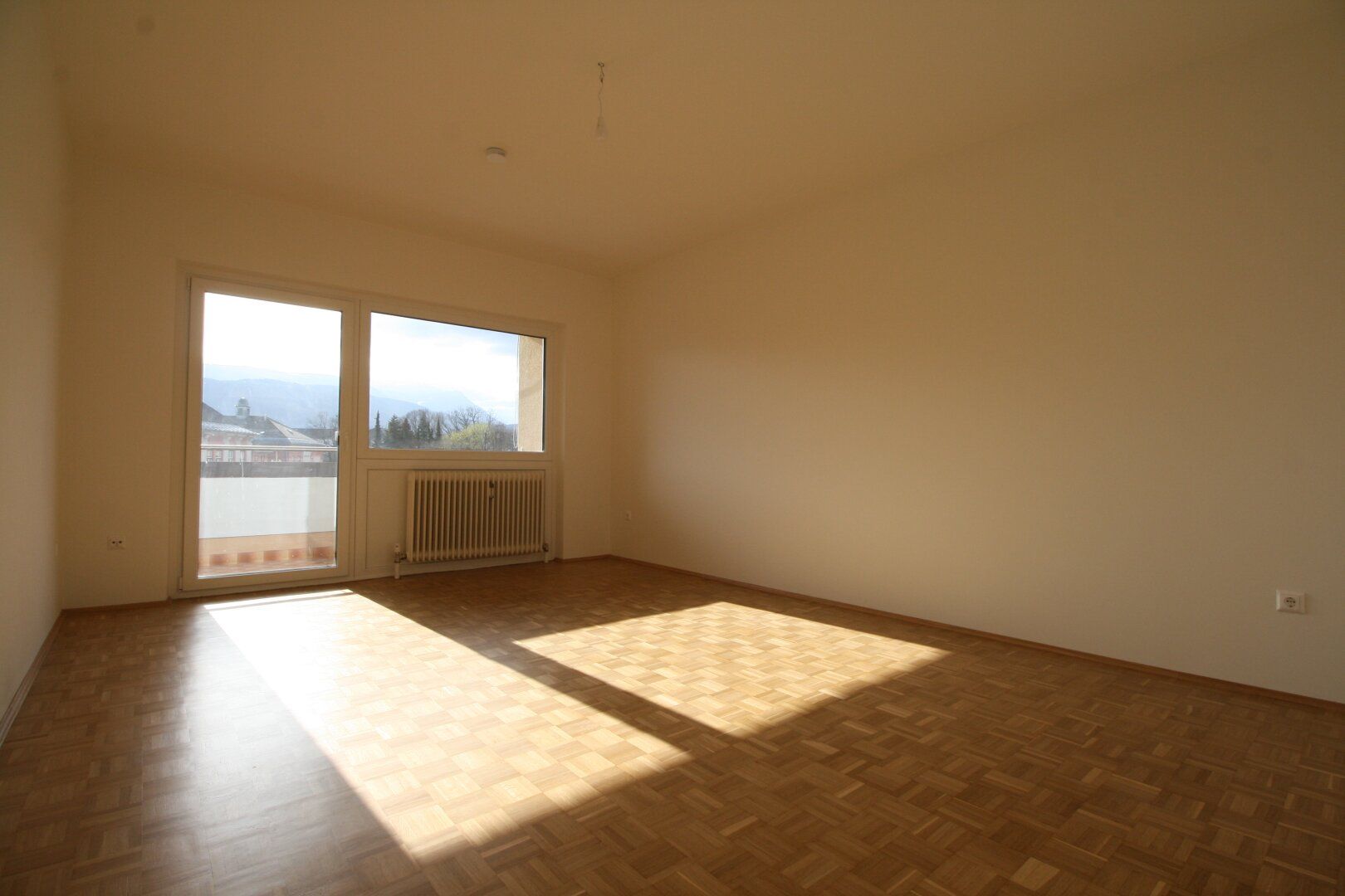 Villach: Sonnige 3-Zimmer Wohnung mit südwestseitiger Loggia - Erstbezug nach Sanierung