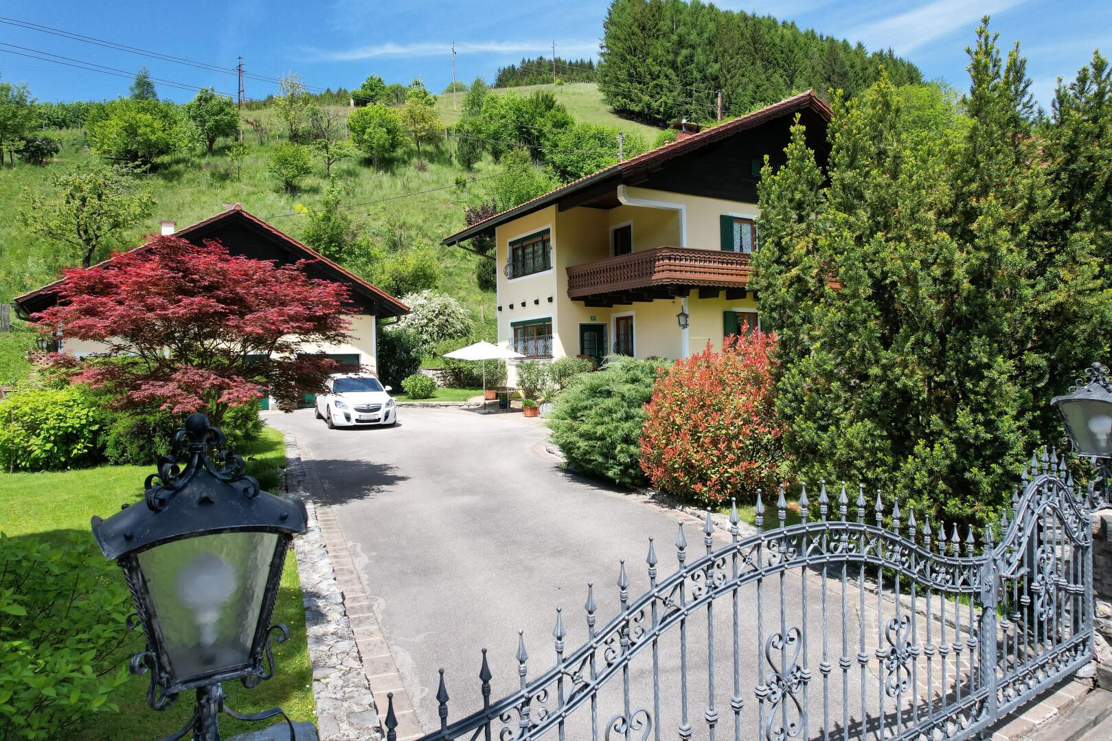 Ein Zuhause zum Verlieben - Charmantes Einfamilienhaus mit traumhaftem Garten und vielseitigem Nebengebäude in Spitzenlage von Breitenau