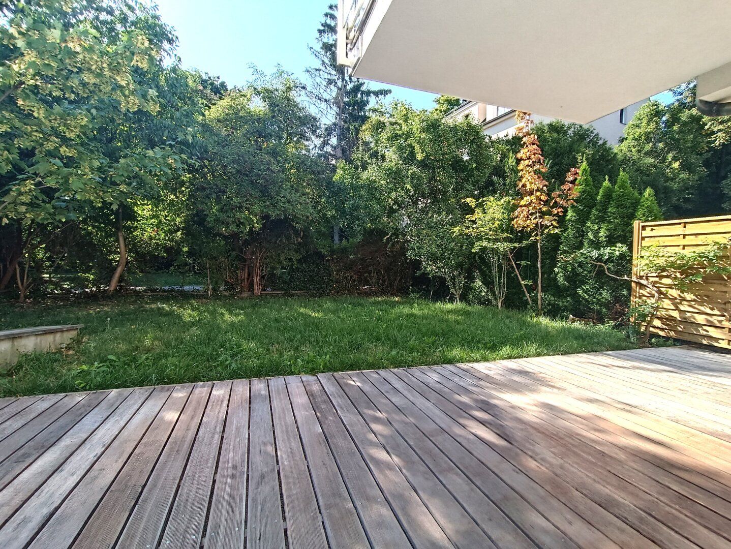 Wohn(t)raum im Grünen! Großzügige Neubau-Wohnung mit Garten inkl. PKW-Stellplatz im 19. Bezirk! Wohnküche! 2 Zimmer! Terrasse! Fußbodenheizung!
