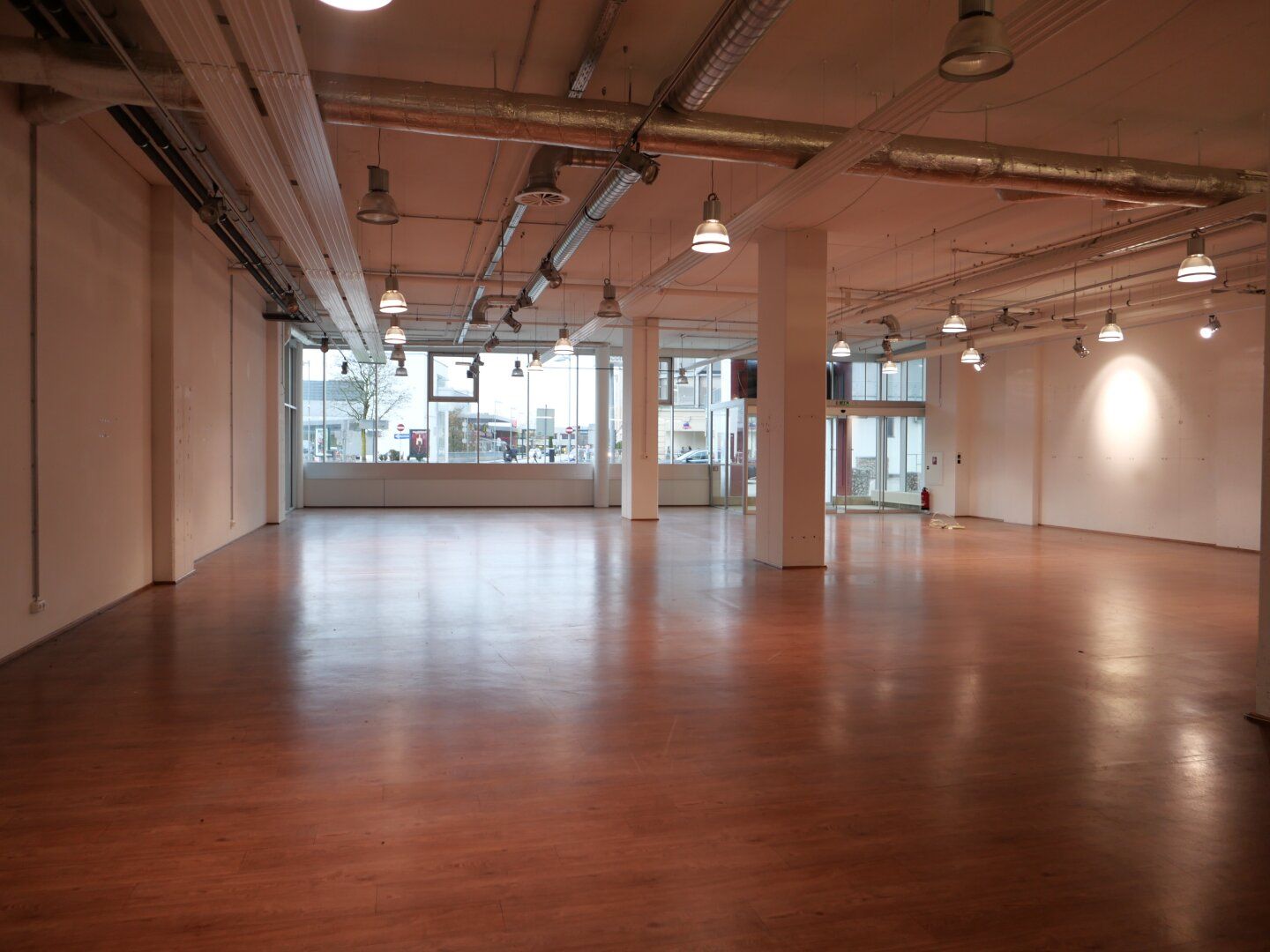 Top Handelsstandort - Frequenzbringer - Airport Business Point - Ansicht 5