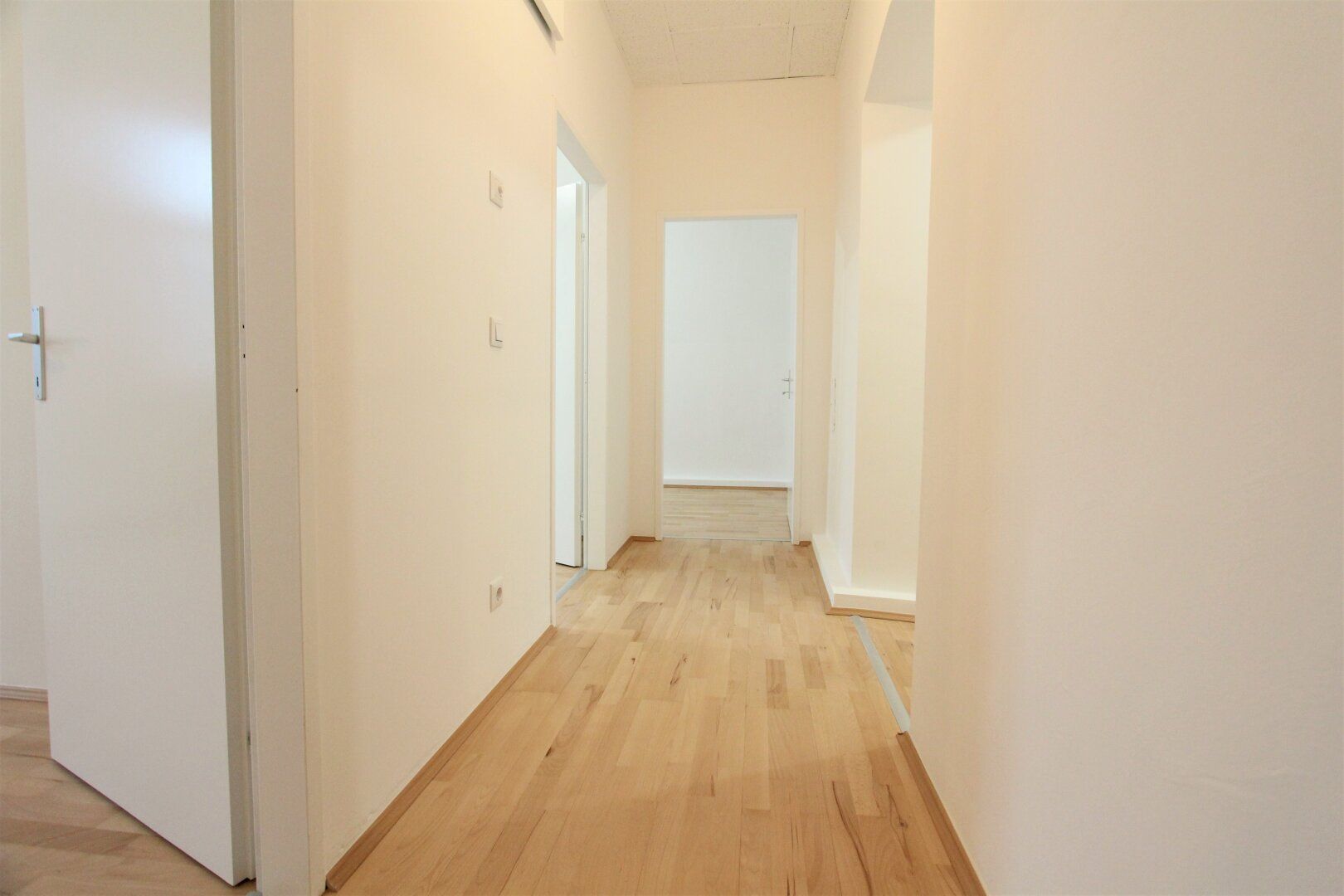 WG TAUGLICHE 5-ZIMMER WOHNUNG IM 15.!