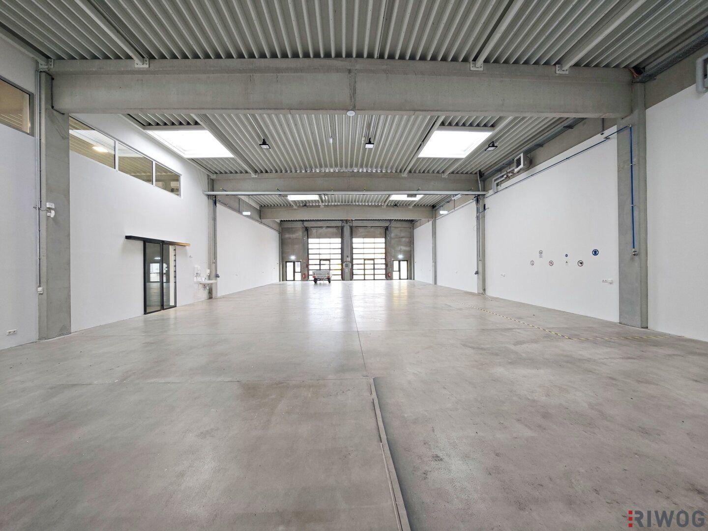 Schauraum/Büro & Produktion/Lager Kombination | 512m² Nutzfläche | LKW Zu- bzw. Einfahrt möglich - Mehr