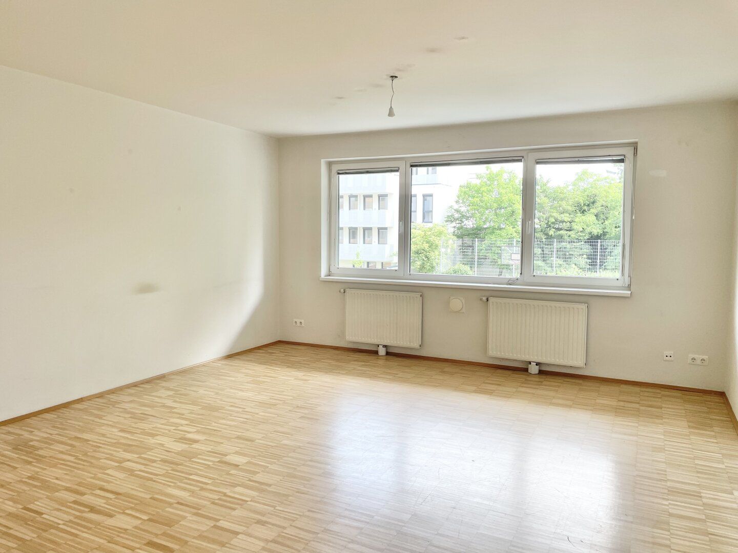 PROVISIONSFREI VOM EIGENTÜMER! EIN-ZIMMER-WOHNUNG NÄHE U6!