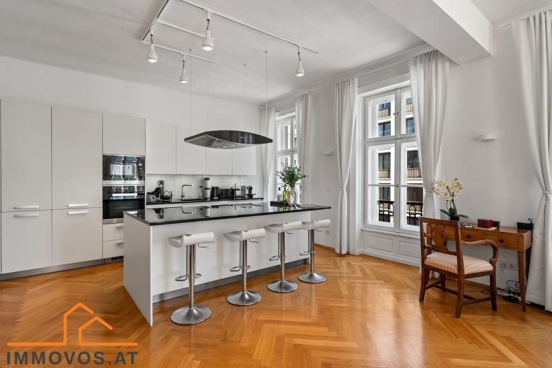 Absolute Top-Lage - repräsentative Altbau-Eckwohnung mit Staatsopernblick