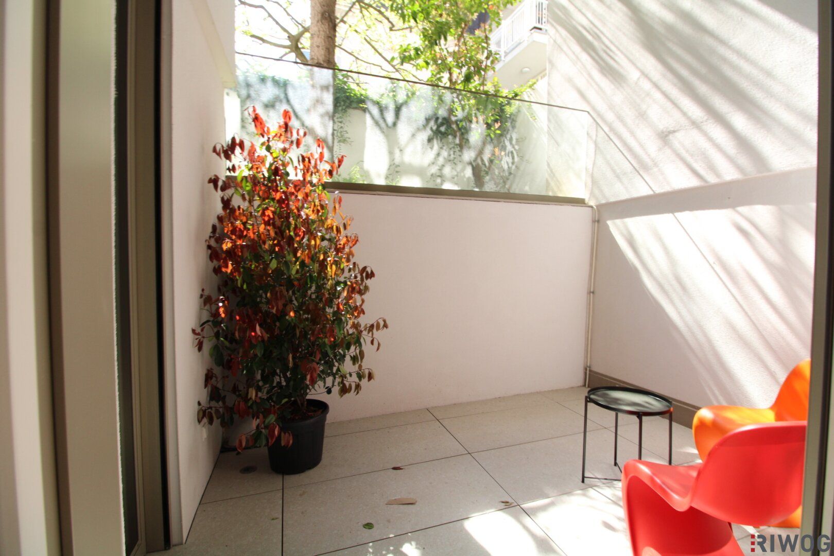ATRIUM-Wohnung mit 2 Freiflächen in U-bahn nähe/Ober St. Veit mit LUXUS Ausstattung