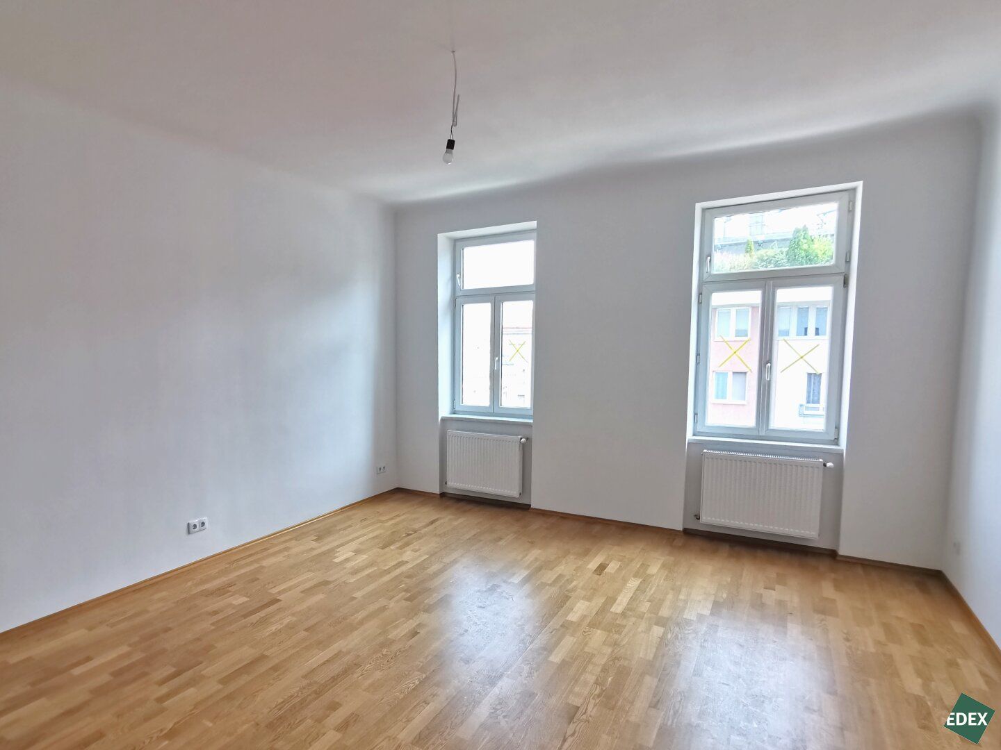 Schöne Zwei-Zimmer-Wohnung direkt an der U3
