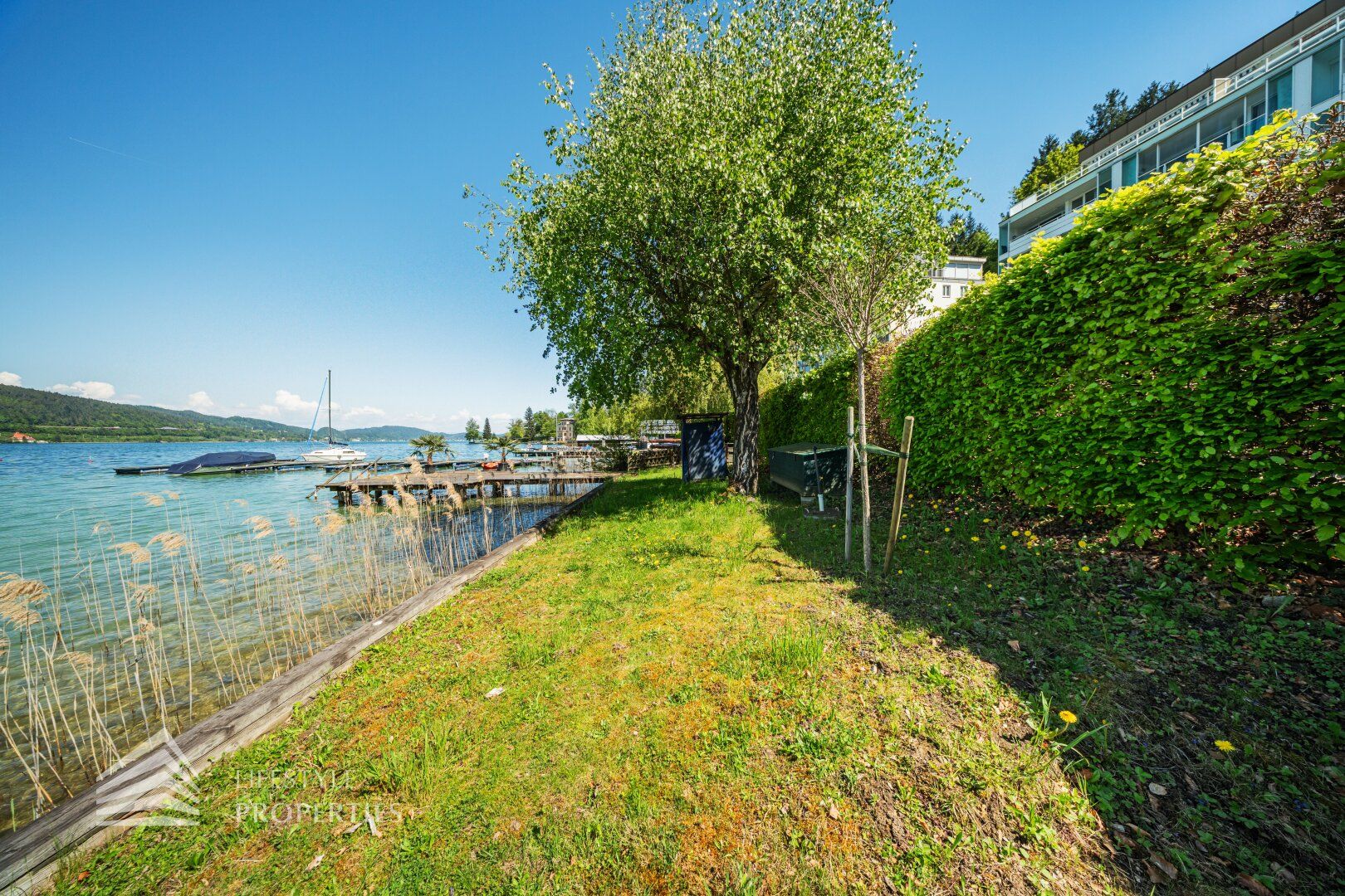 Exklusives Badeparadies am Wörthersee: Ihr privates Refugium mit Seezugang und Waldidylle - Mehr
