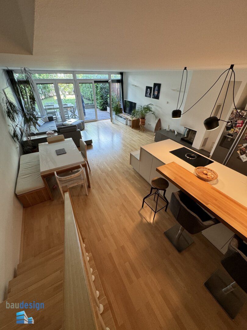 TOP ! Koffer packen und einziehen - große, moderne und geschmackvoll möblierte 6-Zi Wohnung in schöner Lage !