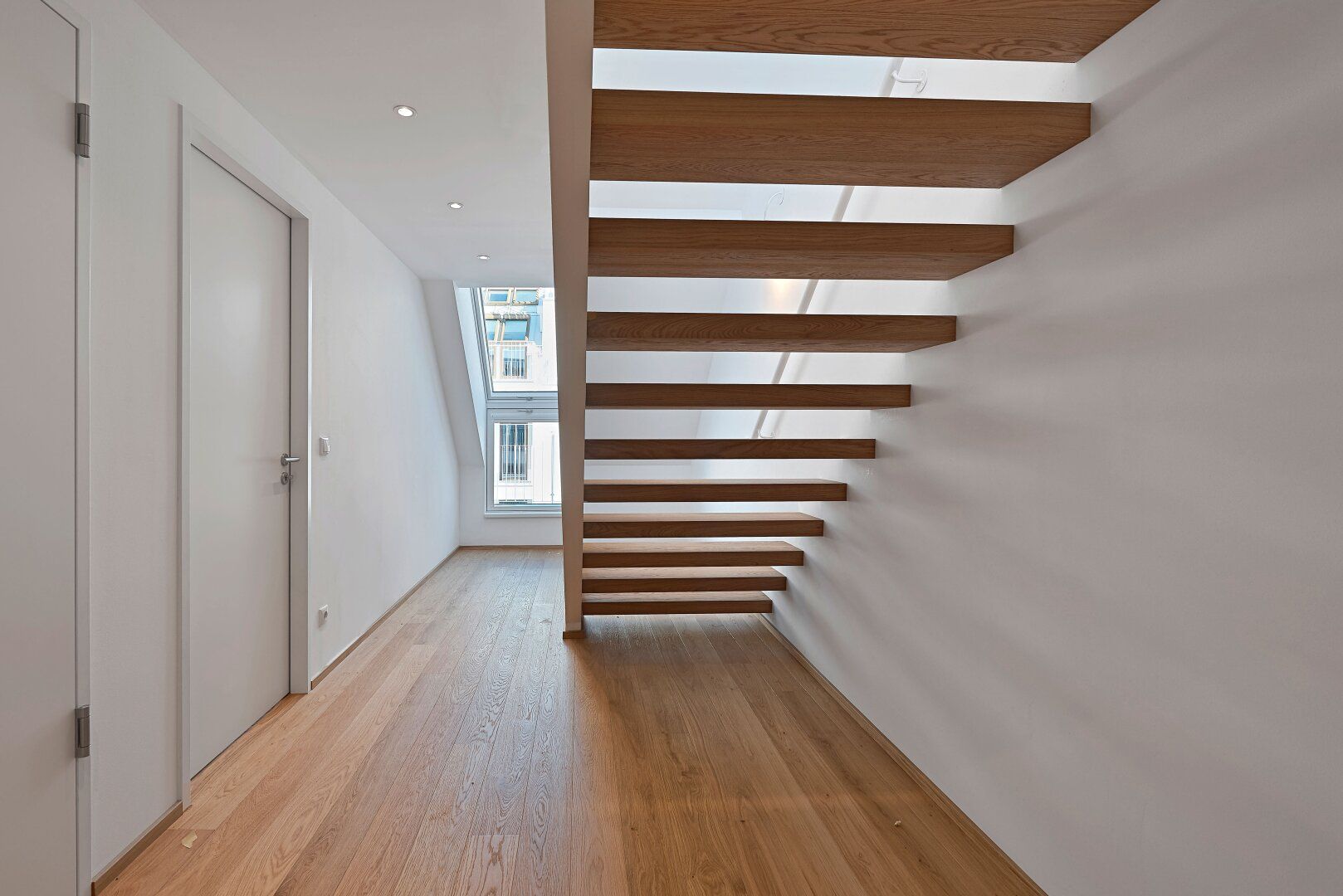 THE TEMPTATION - DG-Maisonette mit Terrasse & Balkon | 22 m² Freifläche, 3 Zimmer - Ansicht 5