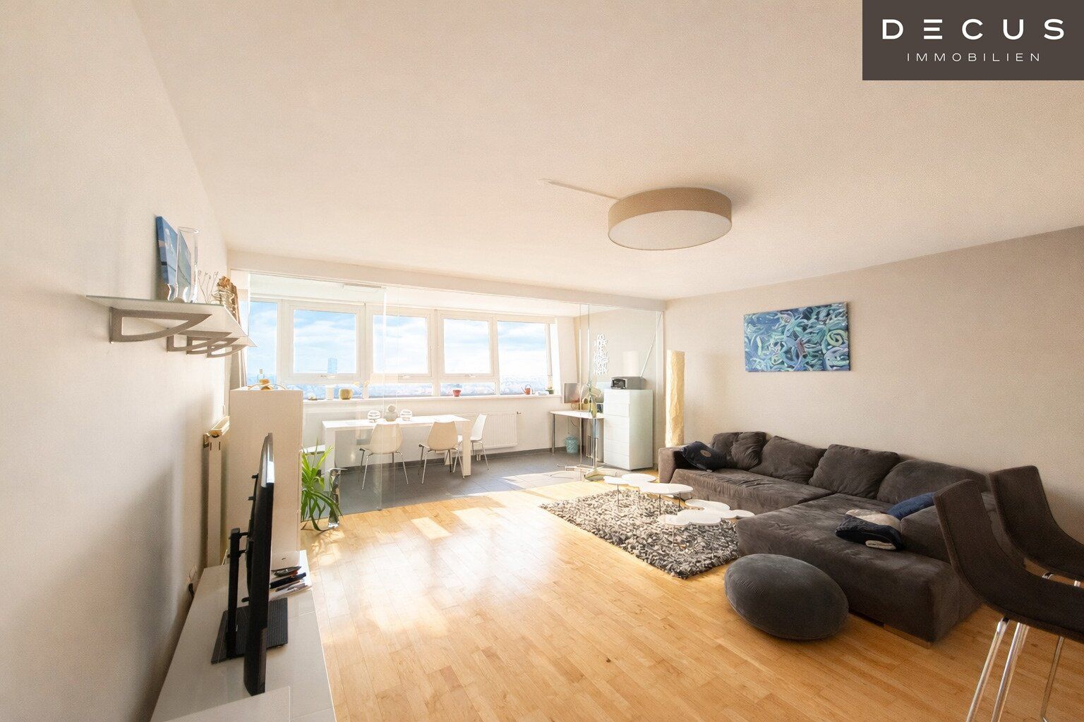 2-ZIMMER WOHNUNG | VOLL MÖBLIERT | GASOMETER | FERNBLICK | PERFEKT ANGEBUNDEN - Ansicht 2