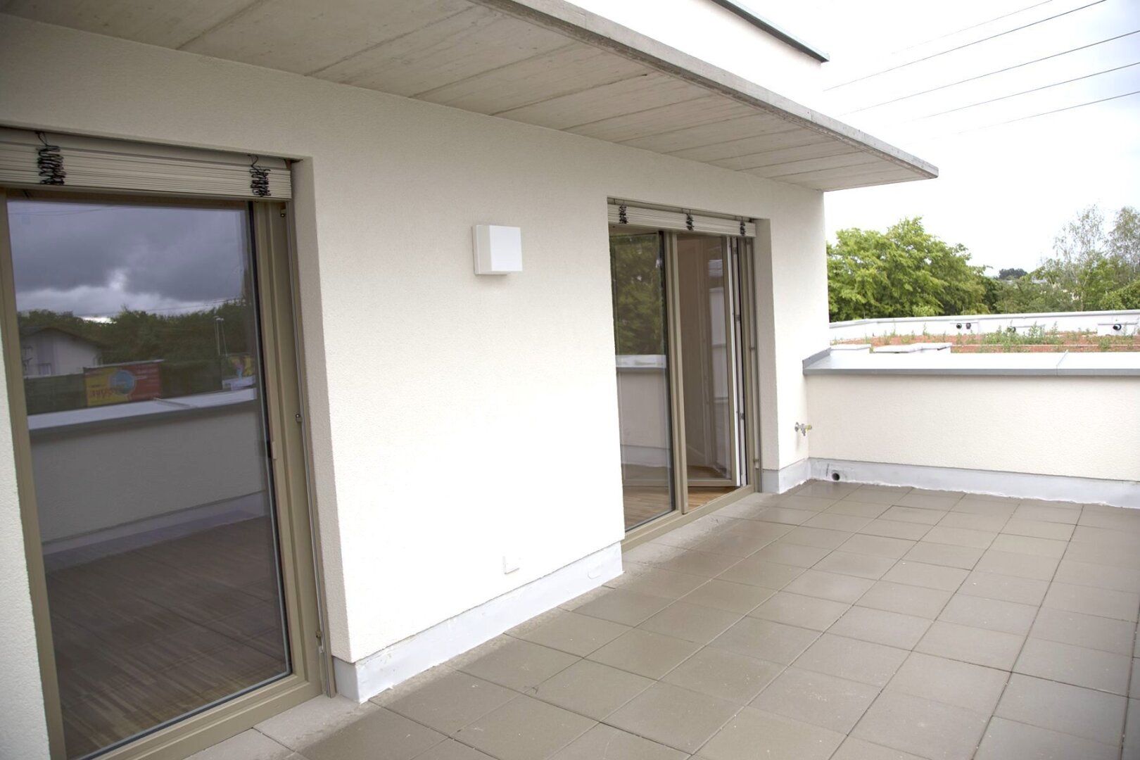 PROVISIONSFREIE 2-Zimmer-Wohnung mit herrlicher Terrasse im letzten Stock und Tiefgaragenparkplatz