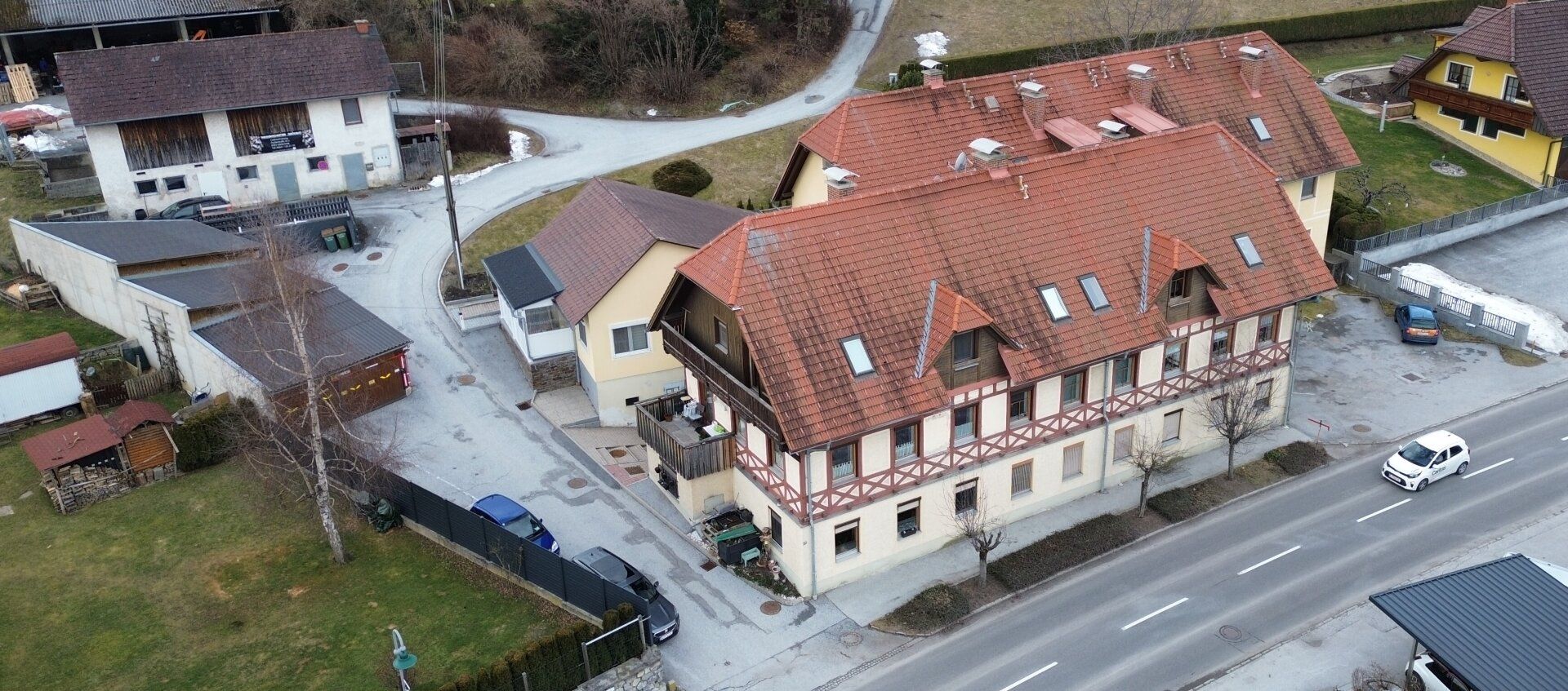 Gepflegtes Zinshaus mit 15 Wohneinheiten - Ansicht 3